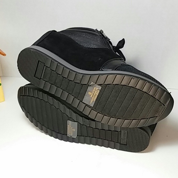 🆕 Forever Link Black Hidden Wedge Sneakers 🆕 - Picture 7 of 8